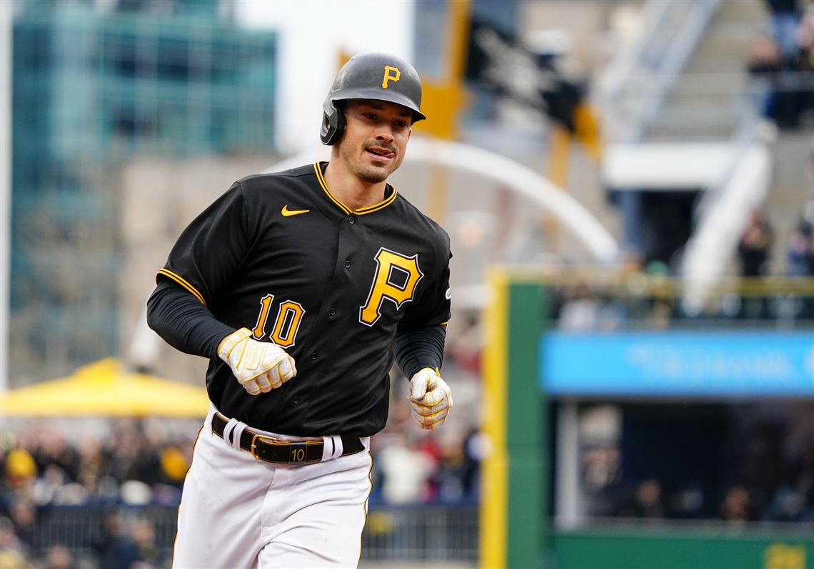 Pirates, Ke'Bryan Hayes agree to eight-year, $70 million contract