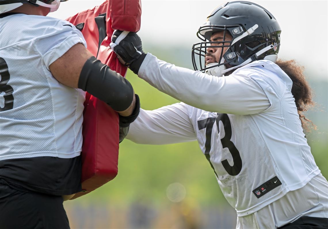 Steelers sign former Eagles guard Seumalo to three-year deal