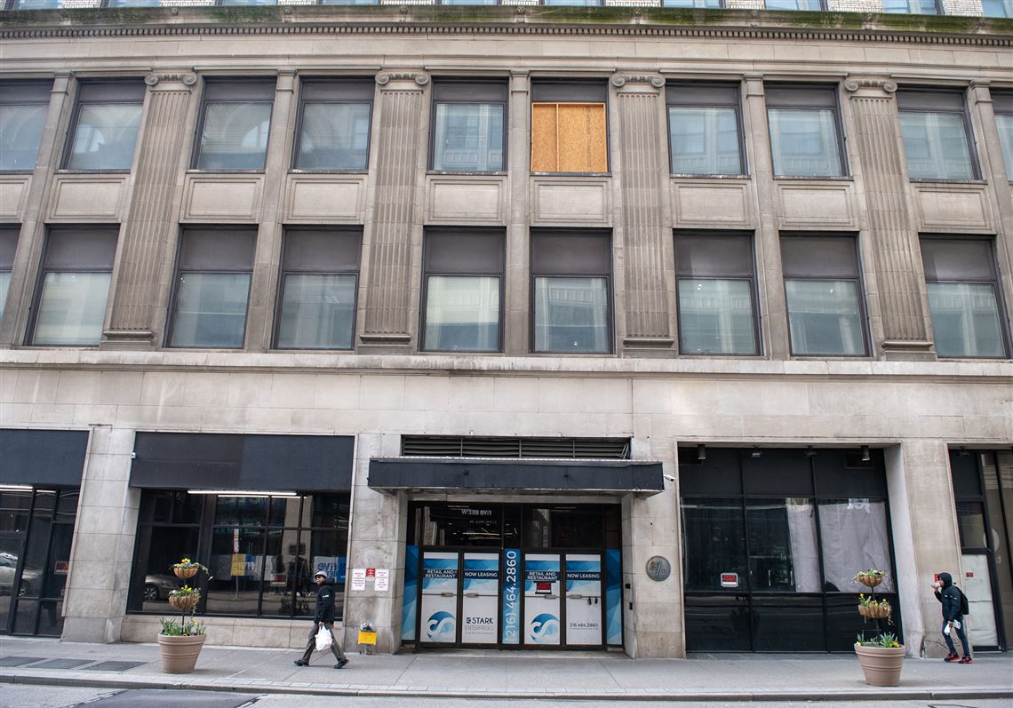 Saks OFF 5TH Opens New Philadelphia Store - Commercial Property Executive