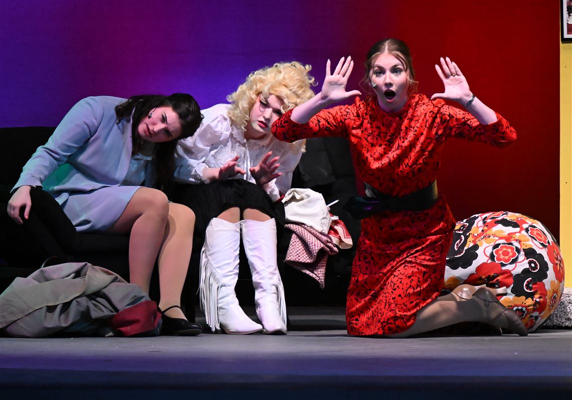 kelly-critic-review-9-to-5-the-musical-chartiers-valley-high