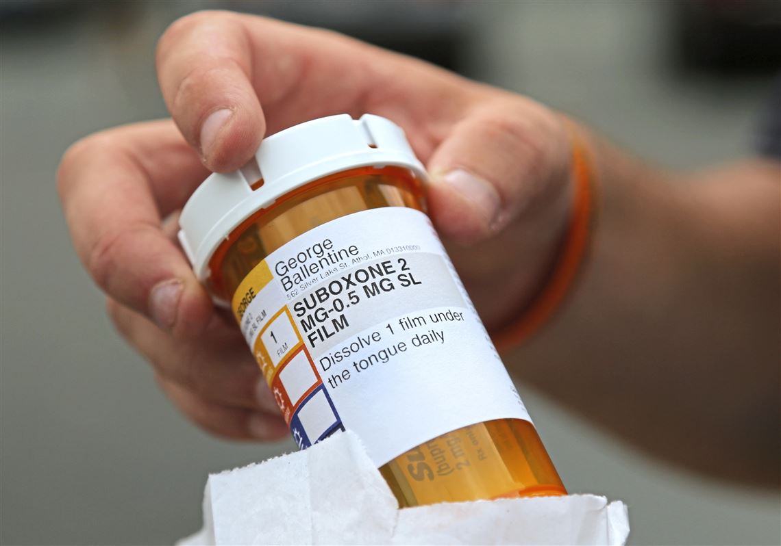 'A drug dealer in a white lab coat.' Moon doctor gets probation in pills-for-cash scheme