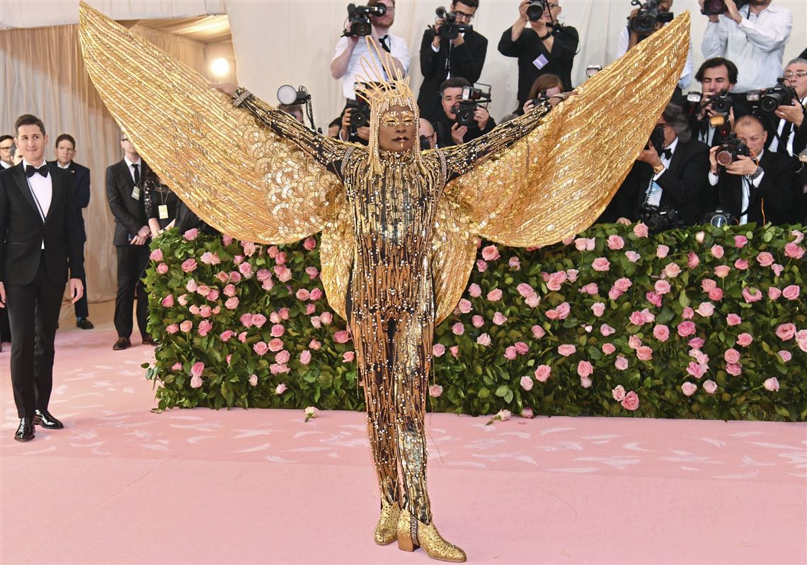 met gala 2019 gold dress