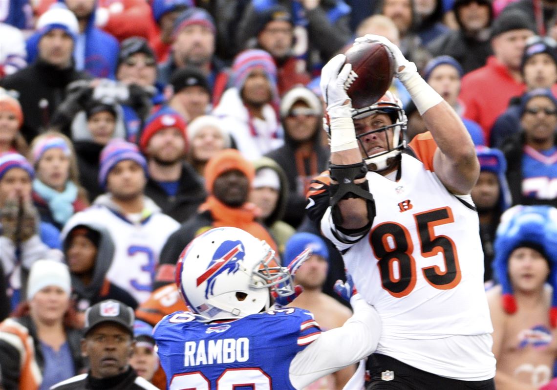 Bengals' Tyler Eifert, another athletic freak, will keep