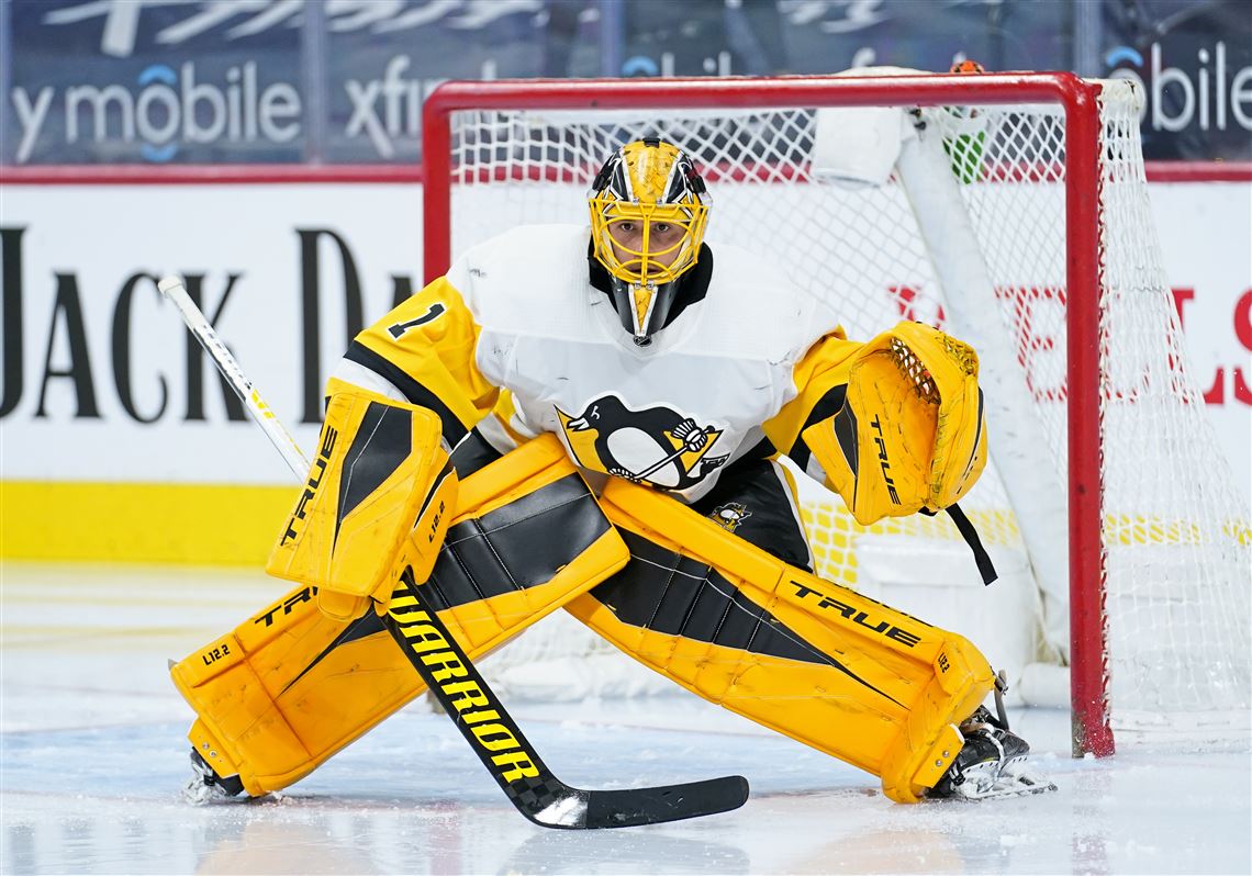 Pens goalie shows the Steelers some love