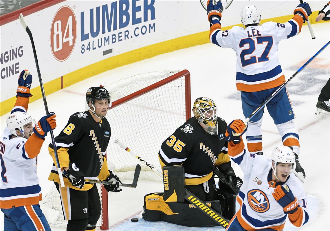 Islanders Roll to Win, Putting More Heat on Flyers Coach - The New