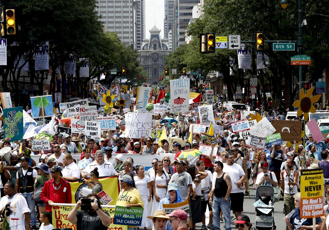 DNC Steps Off In Philadelphia With Huge Protests High Temps   APTOPIX DEM 2016 Philadelphia 1539289564 