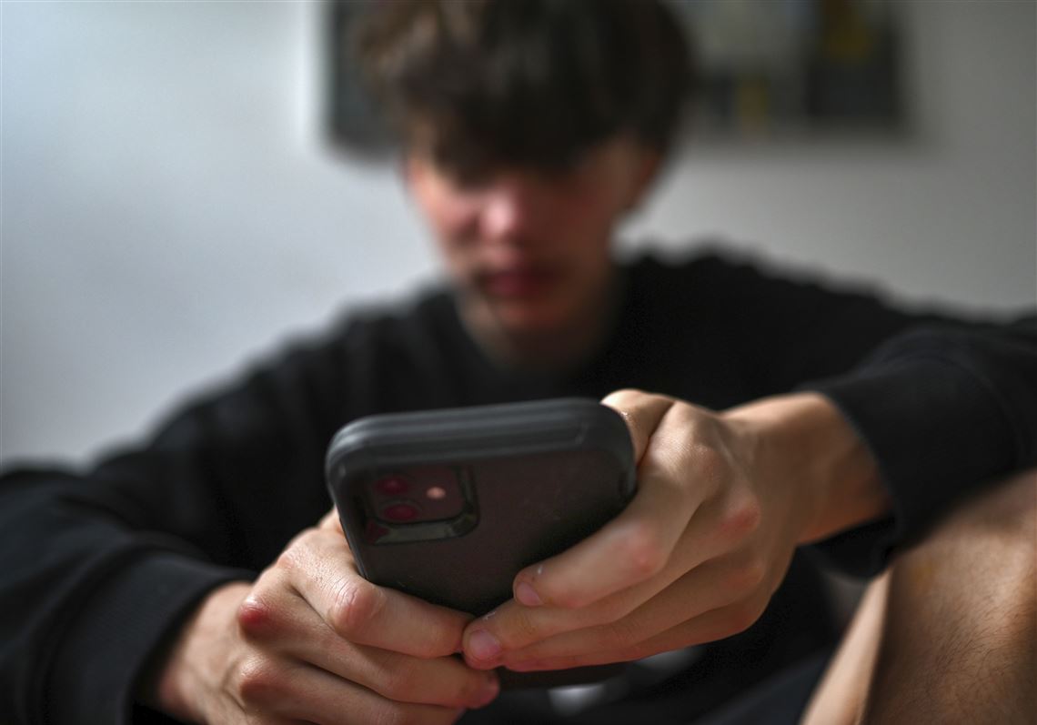 A social media ban for under-16s passes the Australian Senate and 