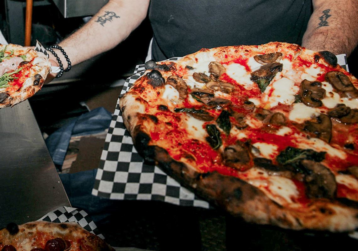How Big Is A 7 Inch Pizza? - Dry Street Pub and Pizza