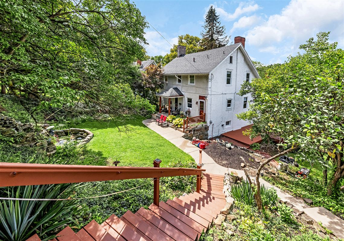 Buying Here Rosslyn Farms house has original details, a waterfall and