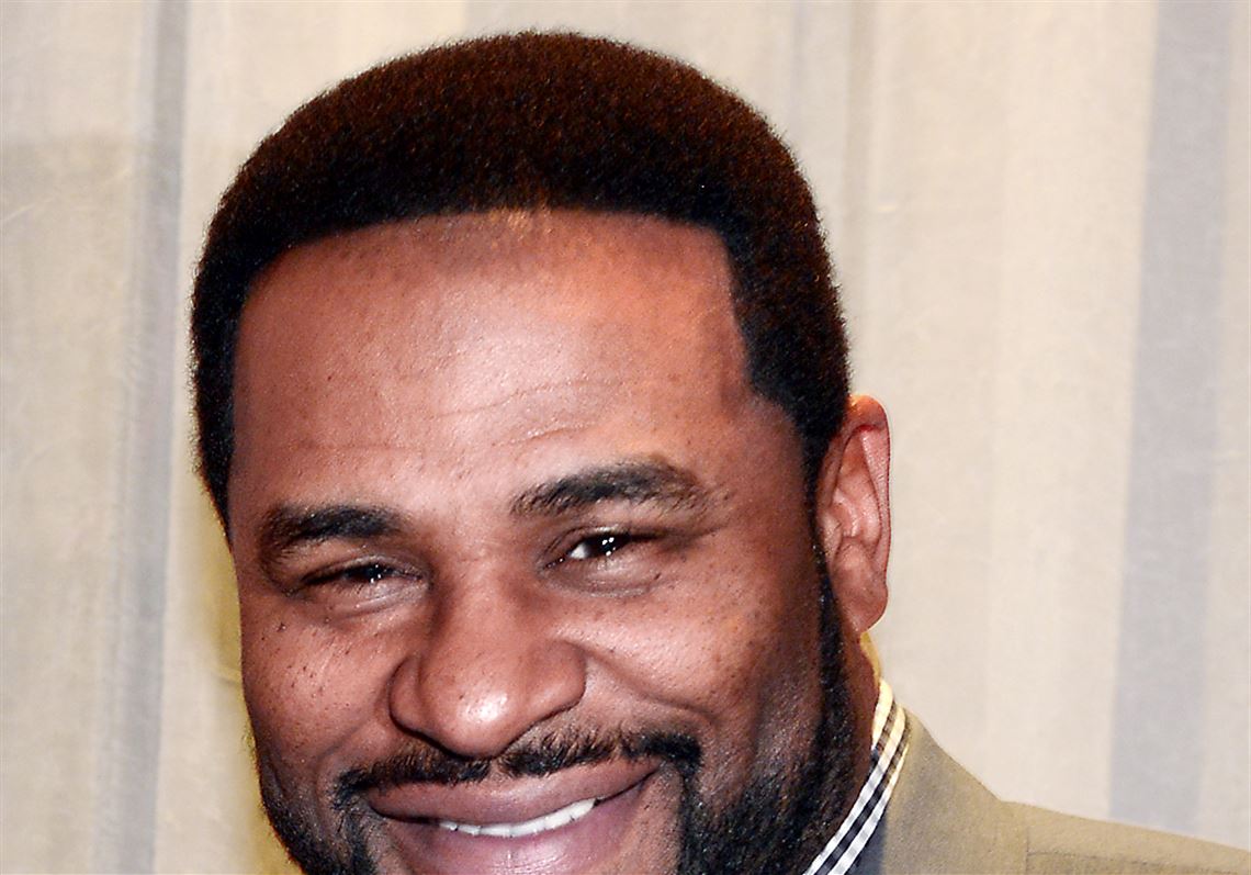 Former Pittsburgh Steelers running back Jerome Bettis joins Hall