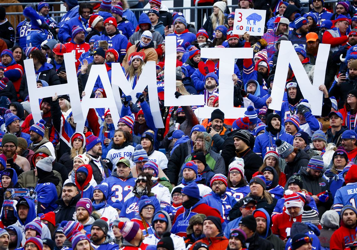 Bills' Damar Hamlin attends 1st game since collapse, waves to fans