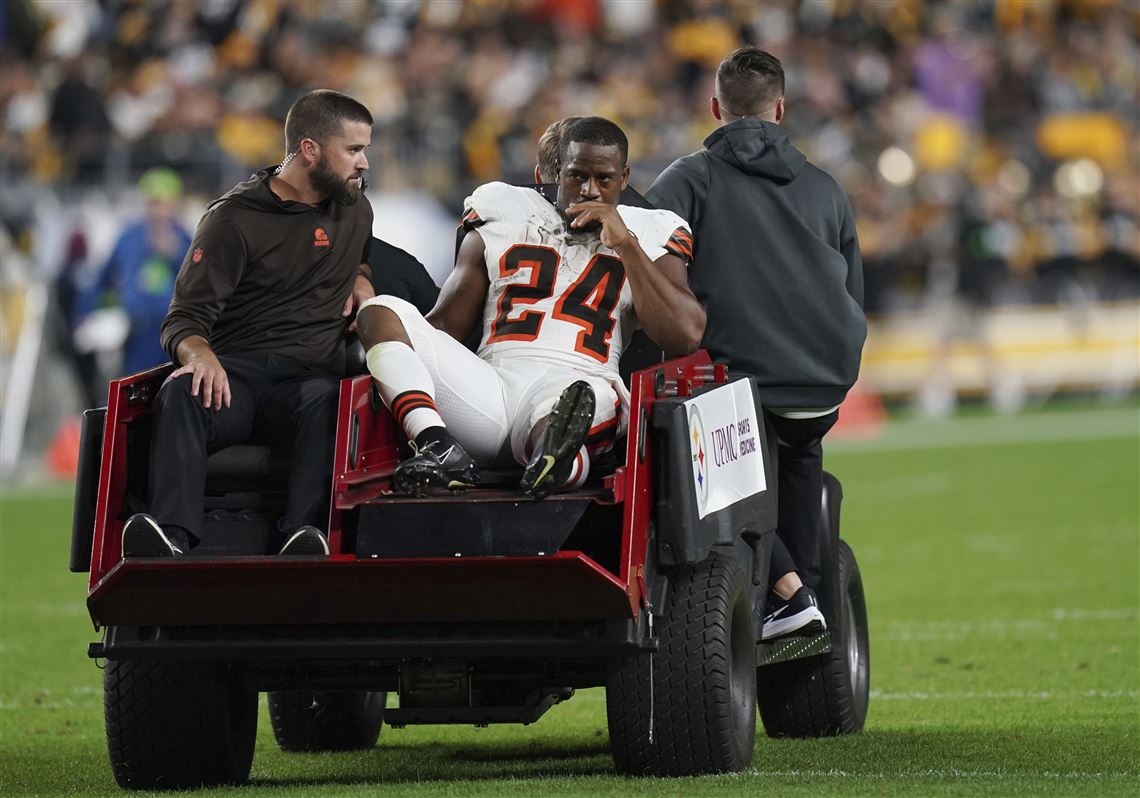 Nick Chubb: Cleveland Browns running back carted off the field after knee  injury