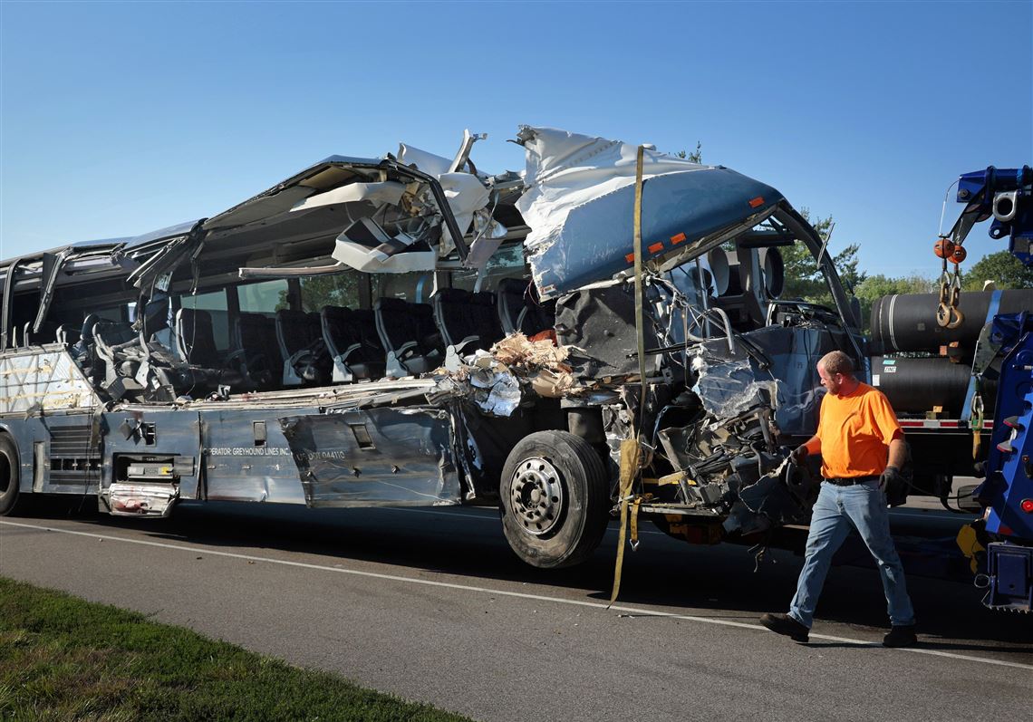 Starkey Road crash leaves 1 dead, 1 seriously injured and car