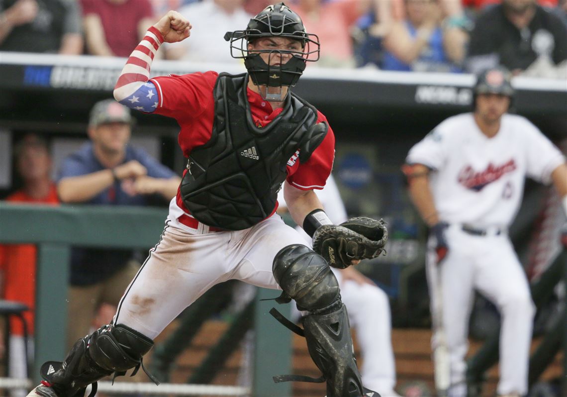 Yadier Molina shattered his bat while attempting to tap home plate