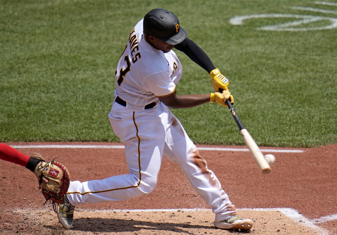 Pirates' Ke'Bryan Hayes misses first base, loses home run