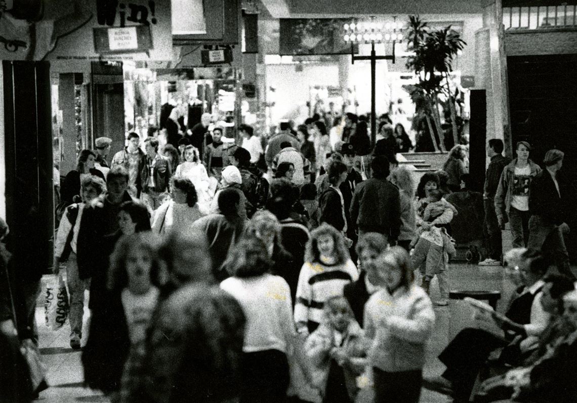 some random shots of century iii mall in pittsburgh, pa circa 2018 :  r/deadmalls