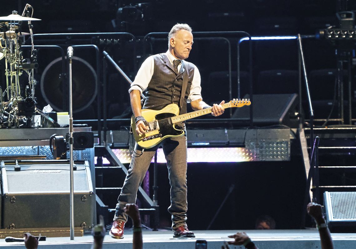 Review: Bruce Springsteen adds new twists to another amazing Pittsburgh  show | Pittsburgh Post-Gazette