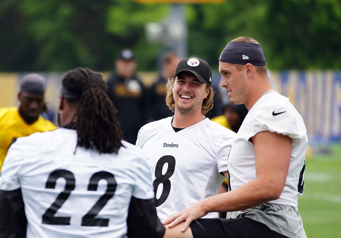 Kenny Pickett enters Steelers camp at the head of the table