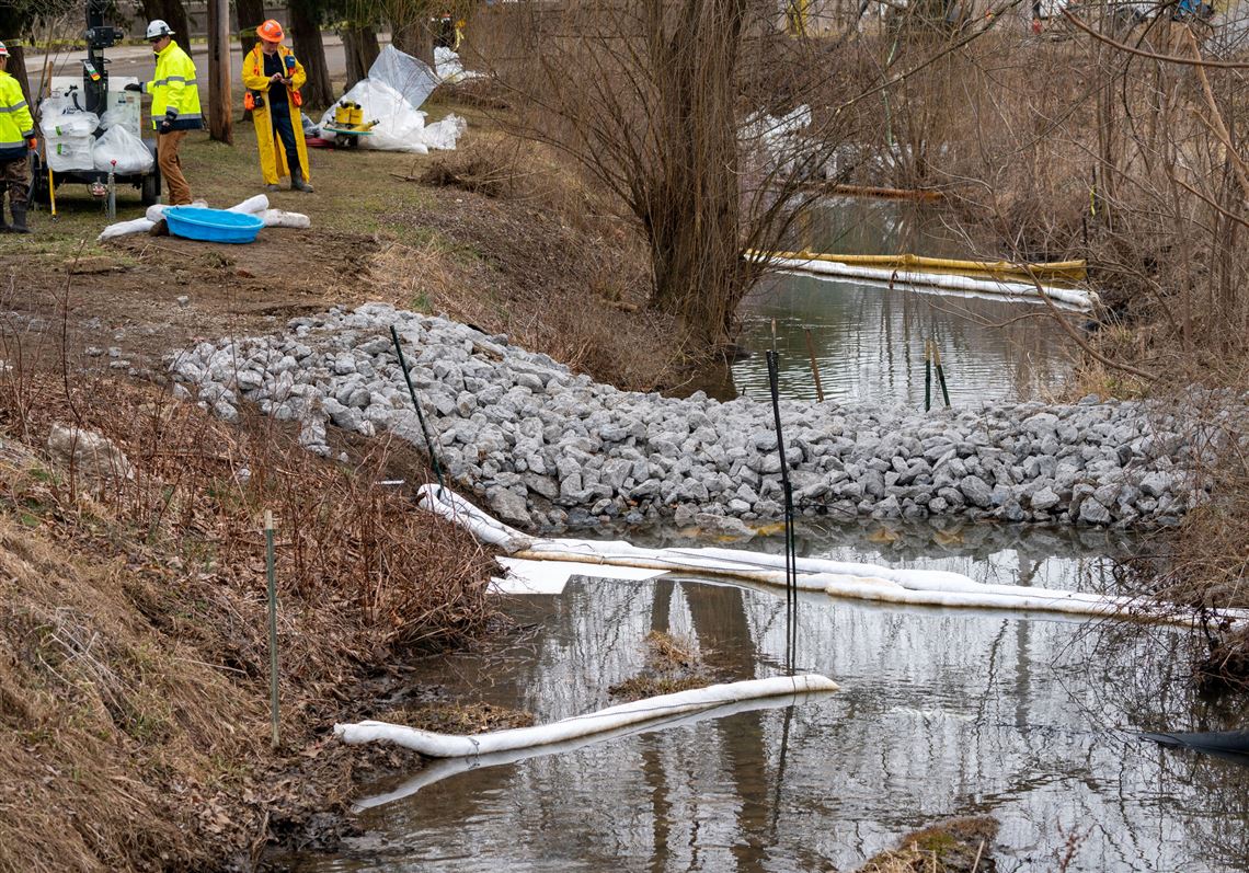 Ohio will open a medical clinic in East Palestine as concerns linger