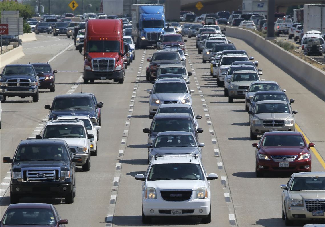 U.S. highway deaths fall in 2018 for second straight year