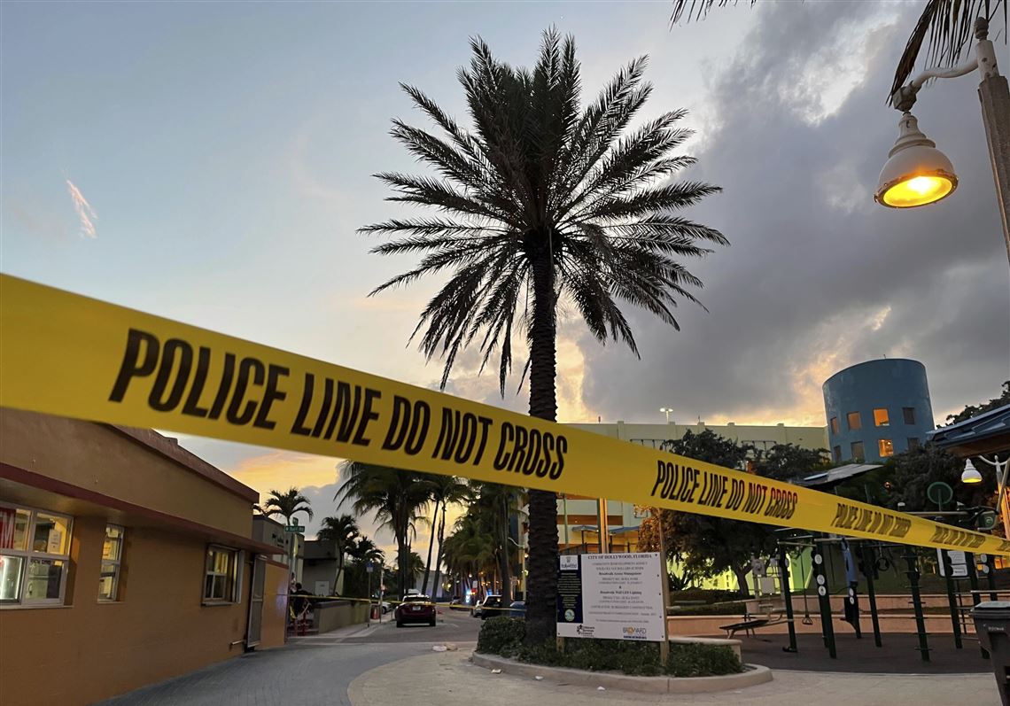 5 adults, 4 children injured in shooting near beach in Hollywood