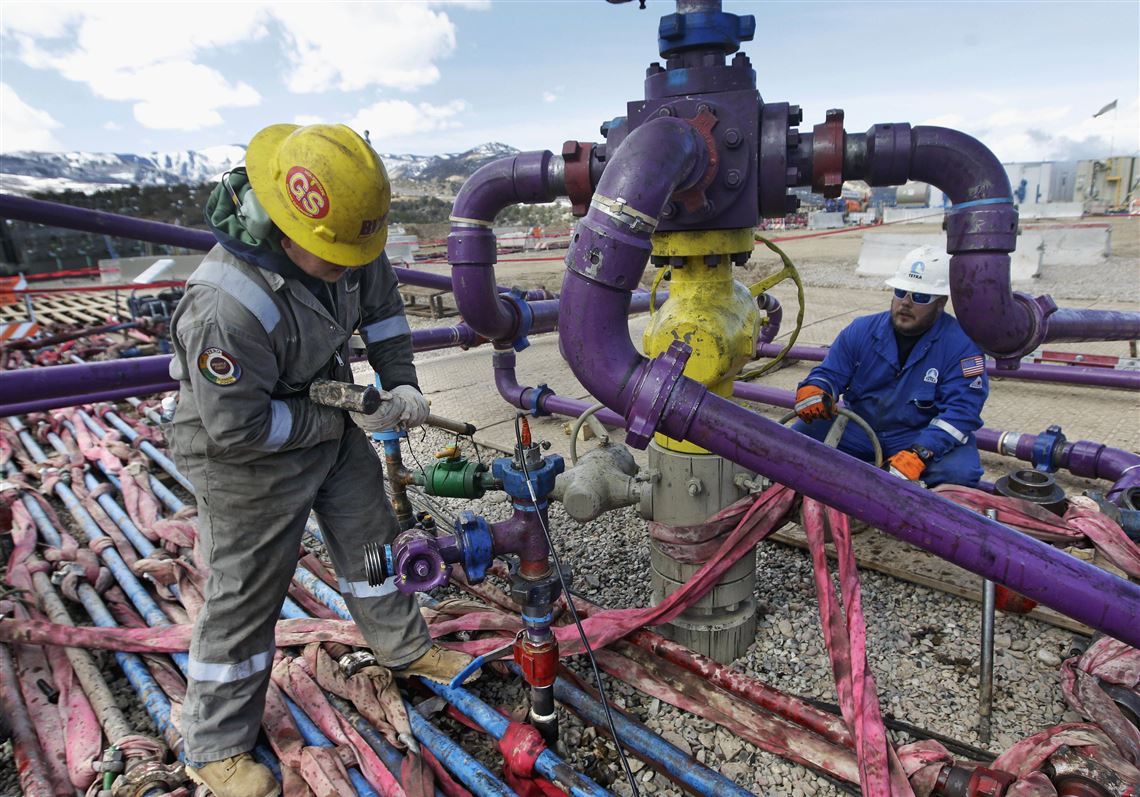 An EPA report says fracking poses a risk to drinking water in some circumstances, but a lack of information precludes a definitive statement on how severe the risk is.