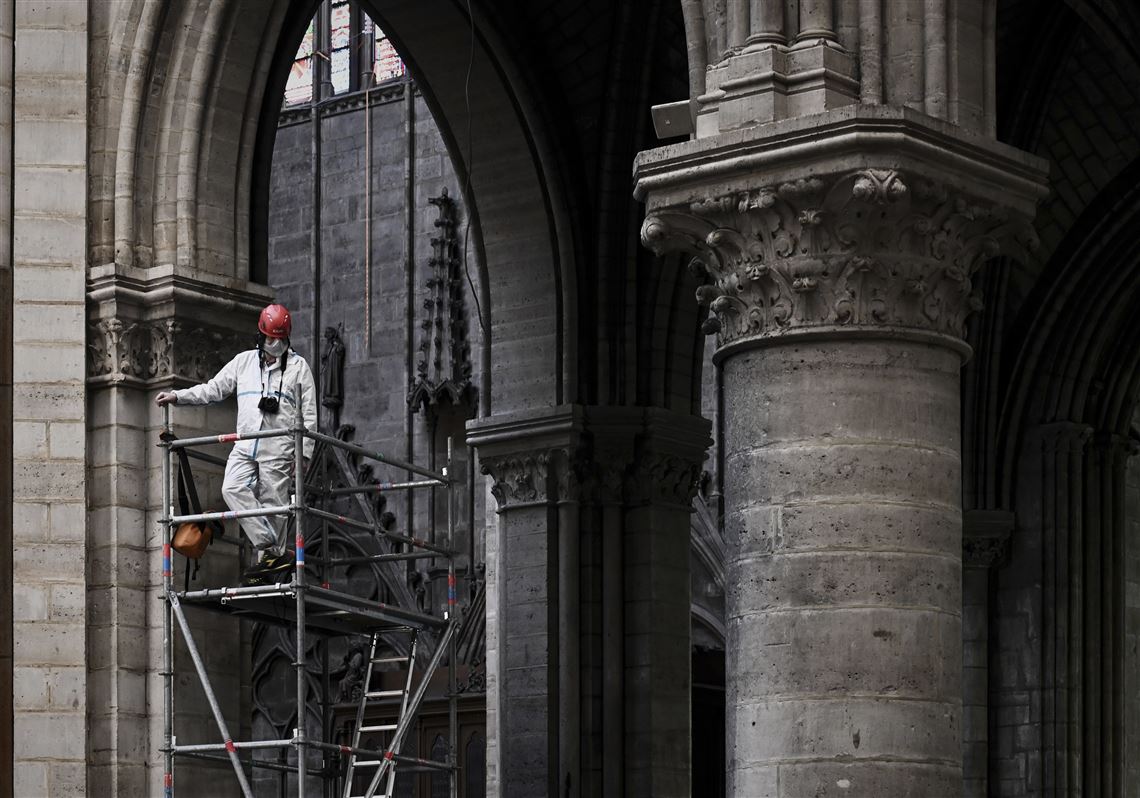 Small donors, not tycoons, help pay Notre Dame costs