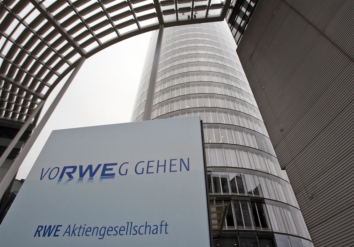 Rwe Essen Logo : Rwe Innogy Germany Stock Photo Image Of Building ...