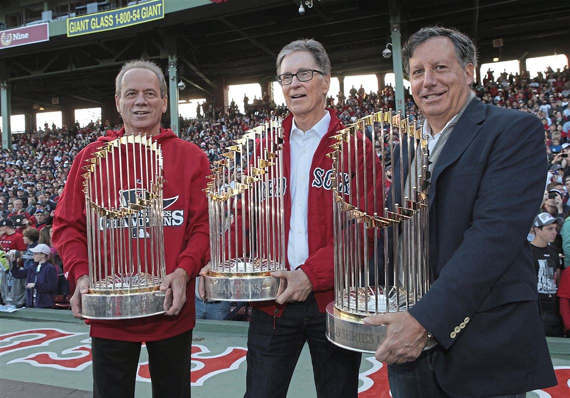 Cardinals: Giant World Series trophy in downtown St. Louis