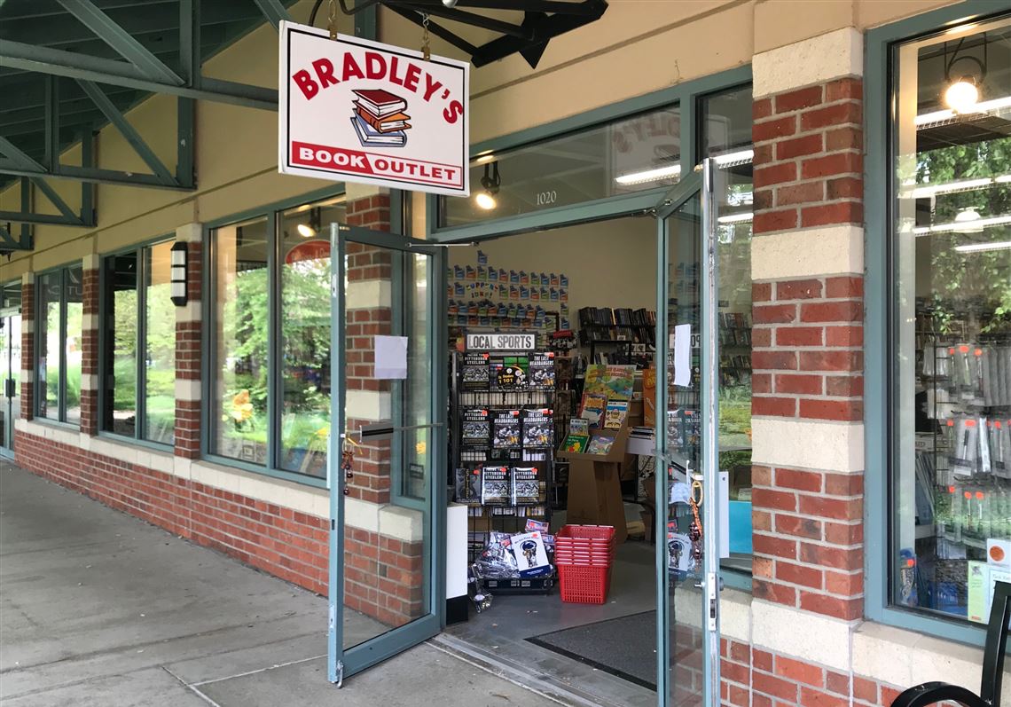 Bradley's Book Outlet closing its brick-and-mortar stores