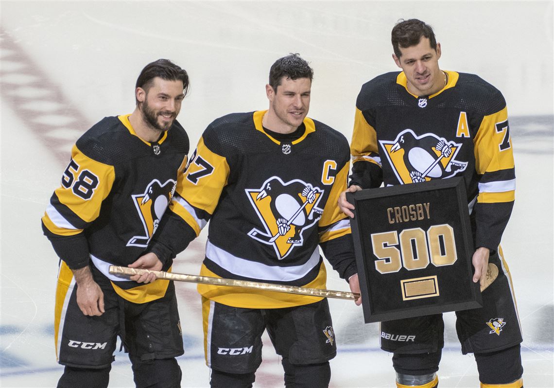 Why Did the Pittsburgh Penguins Start Wearing Black and Gold? 