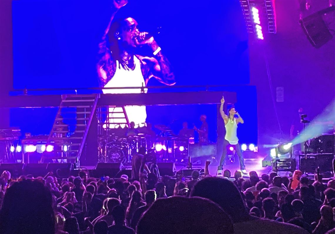 Review: Wiz Khalifa hosts raucous family outing in Burgettstown ...
