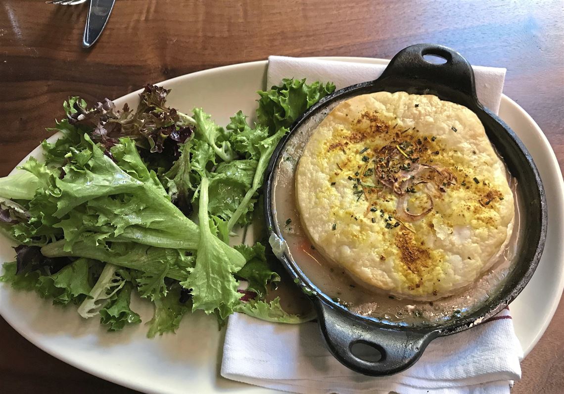 Taste Of The Town Finding Comfort In En Pot Pies With Panache The Gerber Farms En Pot Pie At Union Standard Comes With A Side Salad