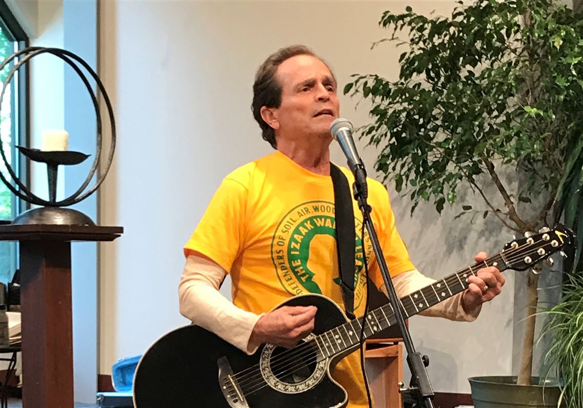 Climate activists offer ways to curb 'problem with plastics'