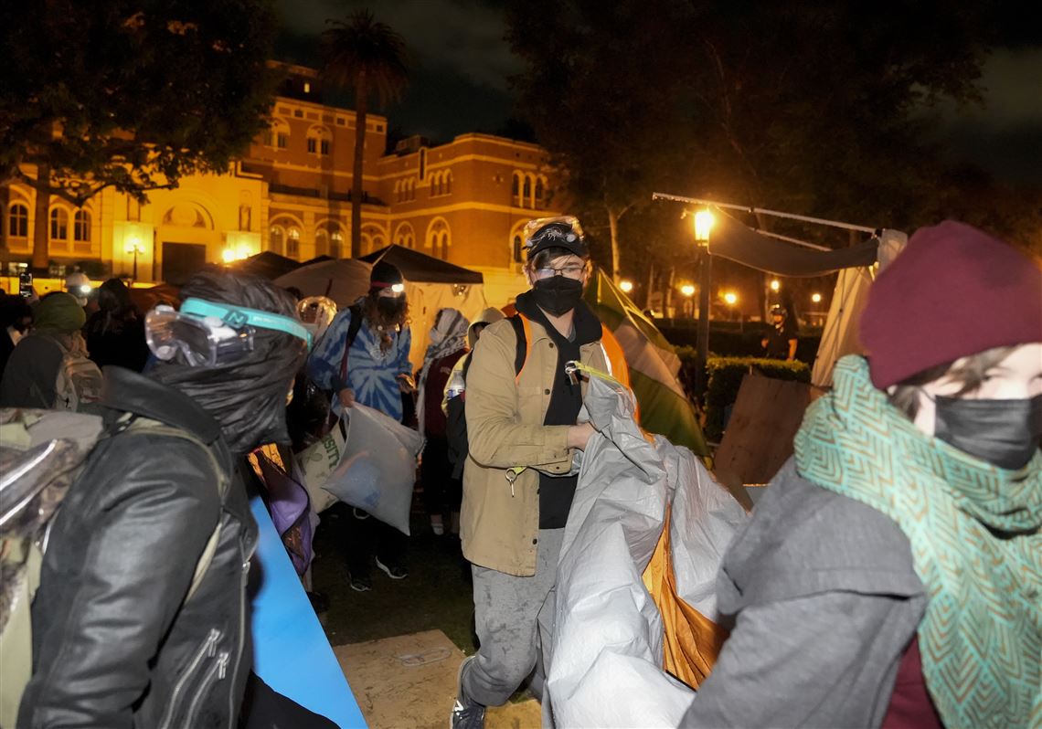 Anti-war protesters leave USC after police arrive, while Northeastern