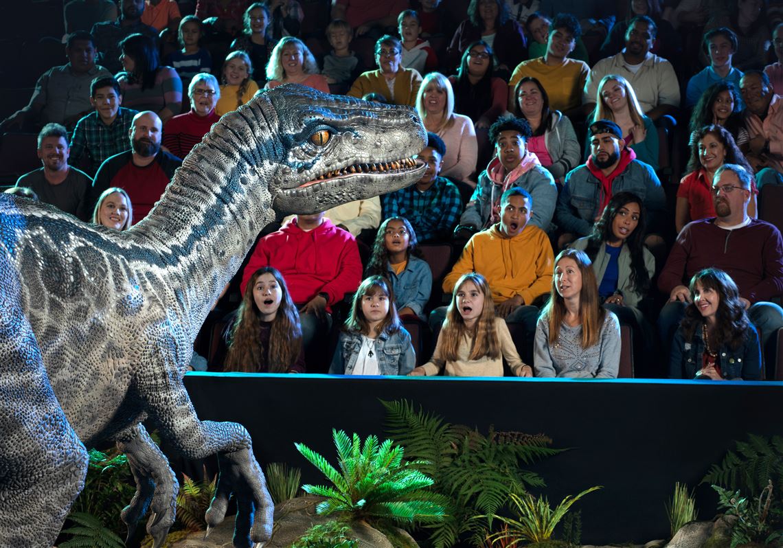 Jurassic World Live Tour Stomps Into Pittsburgh With Ground Breaking Scale And Fury Pittsburgh Post Gazette - jurassic park theme song trump version roblox id