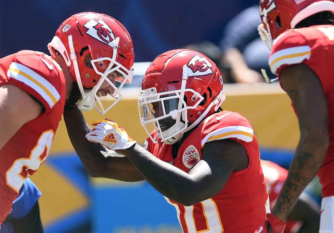 Chiefs dominate Chargers with second half stifling