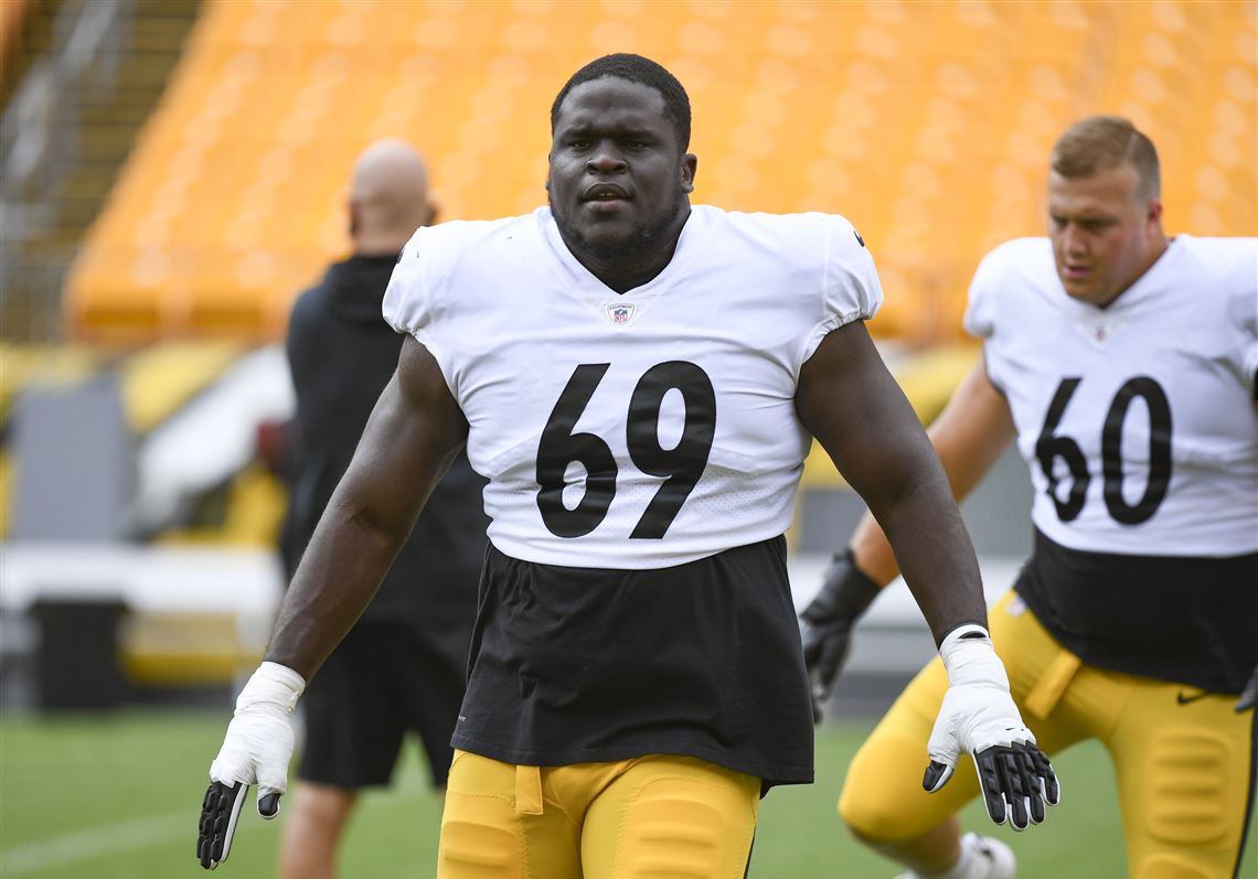 Pittsburgh Steelers guard Kevin Dotson (69) reacts after a holding call  during an NFL football game, Sunday, Oct. 2, 2022, in Pittsburgh, PA. (AP  Photo/Matt Durisko Stock Photo - Alamy