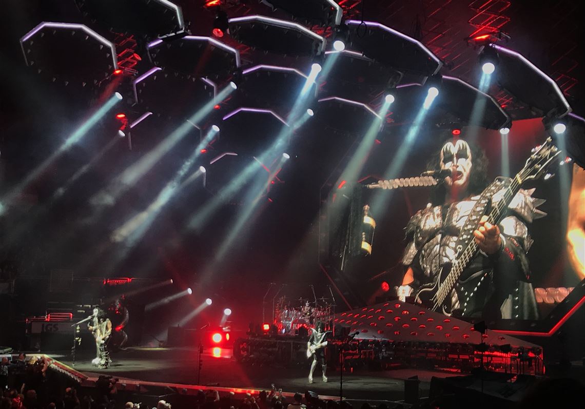 Kiss goes out with a blast in its Pittsburgh farewell show Pittsburgh