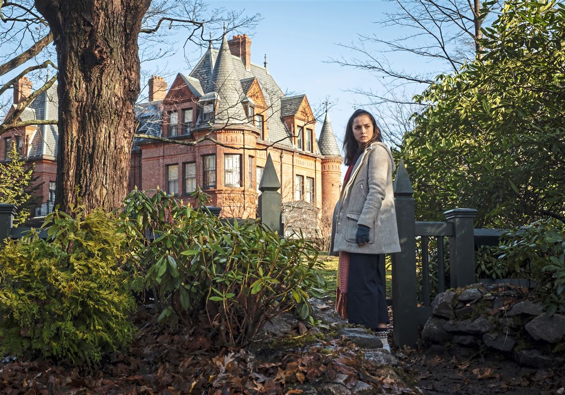 ‘Knives Out’ writerdirector recasts Agatha Christie for today