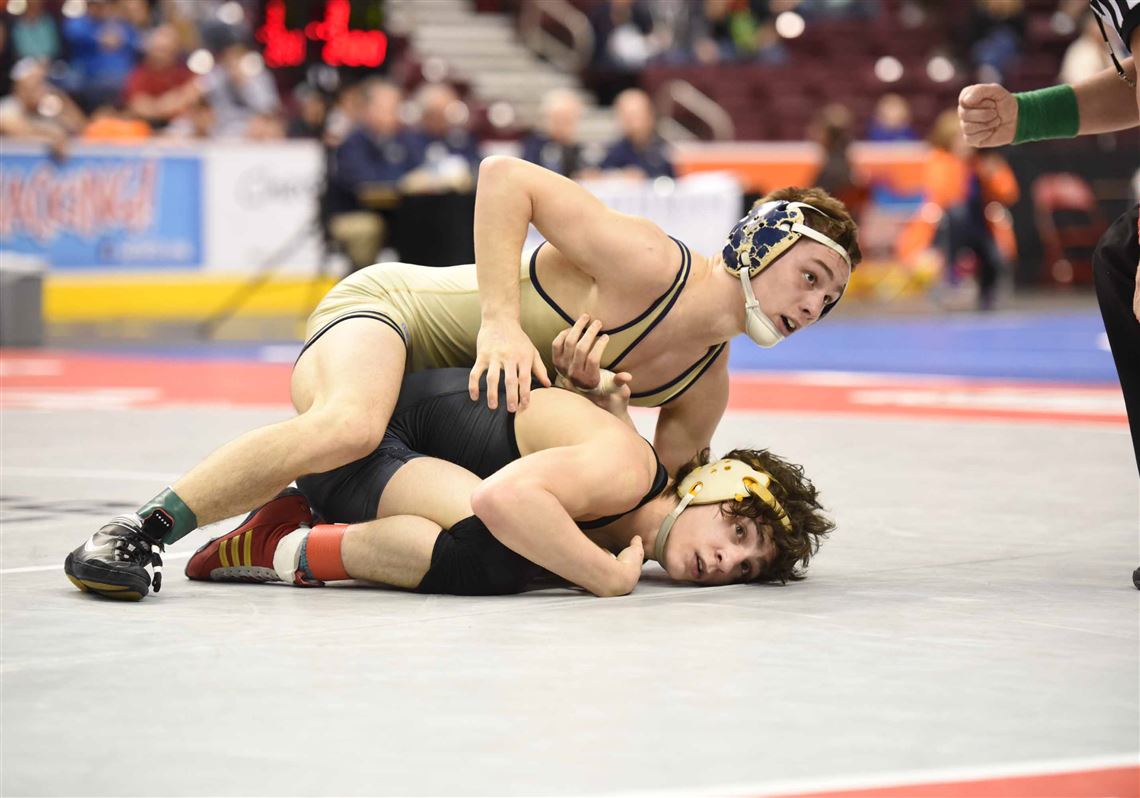 Exeter's Austin DeSanto hands Franklin Regional's Spencer Lee defeat ...