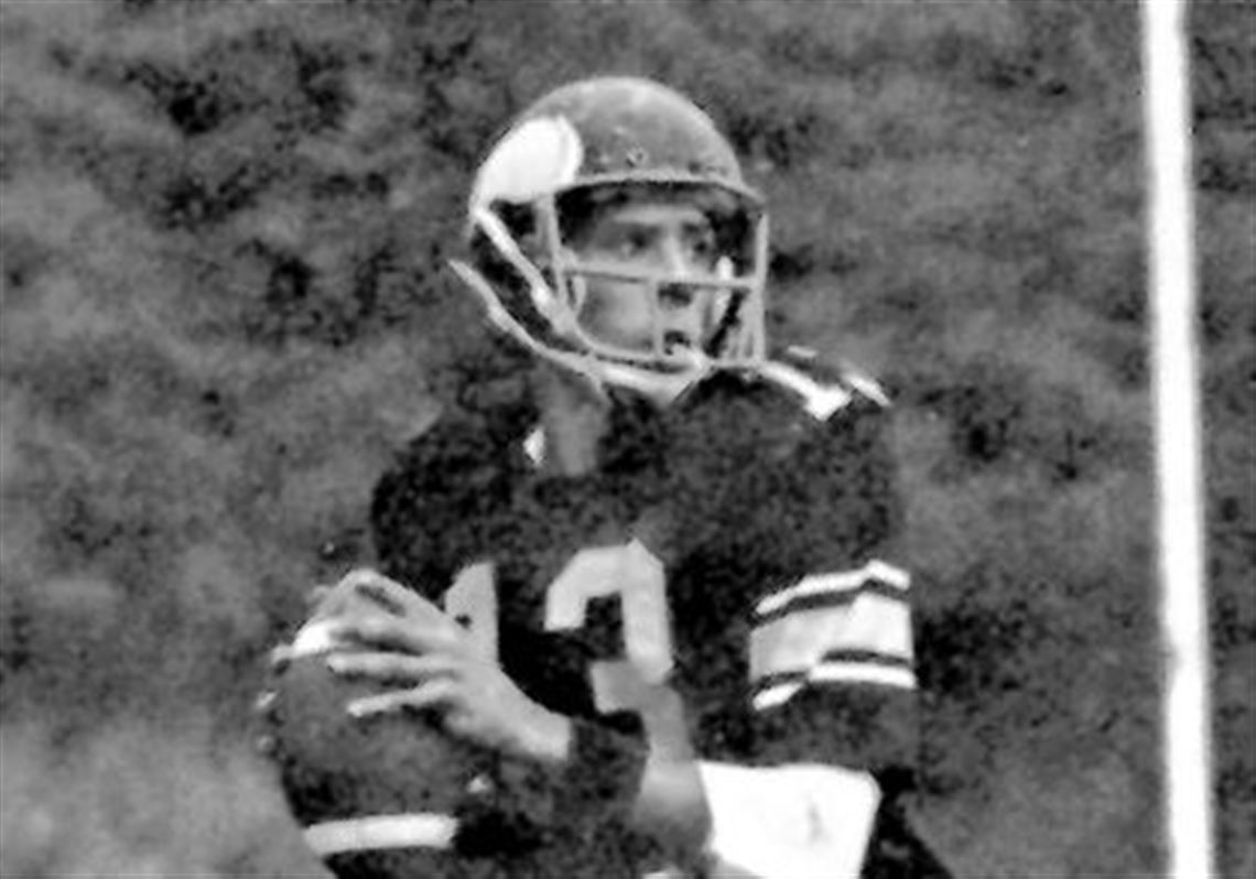 Varsity Xtra: Quarterback Dan Marino was known for his arm, but