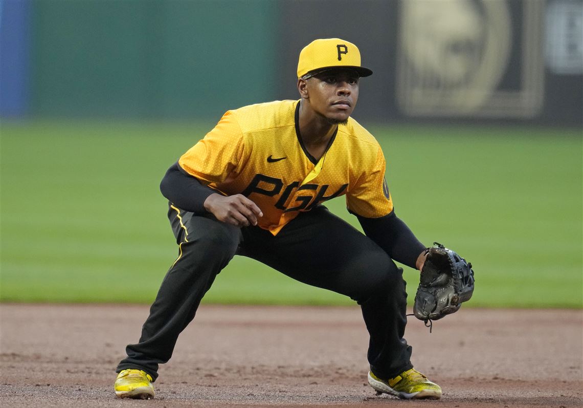 As expected, Ke'Bryan Hayes named a finalist for Rawlings Gold Glove Award