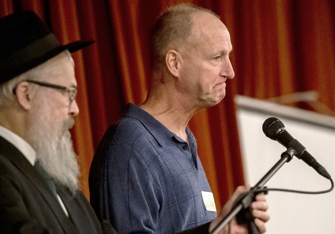 Yeshiva honors Pittsburgh officers who responded to Tree of Life shooting