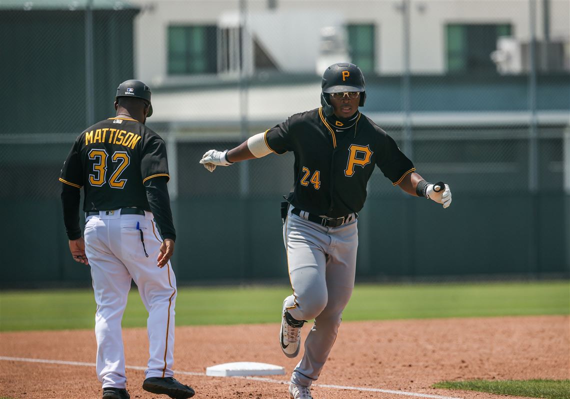 Santiago wowed fans with throws from his knees