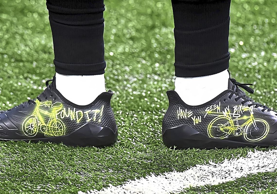 snoop dogg cleats youth