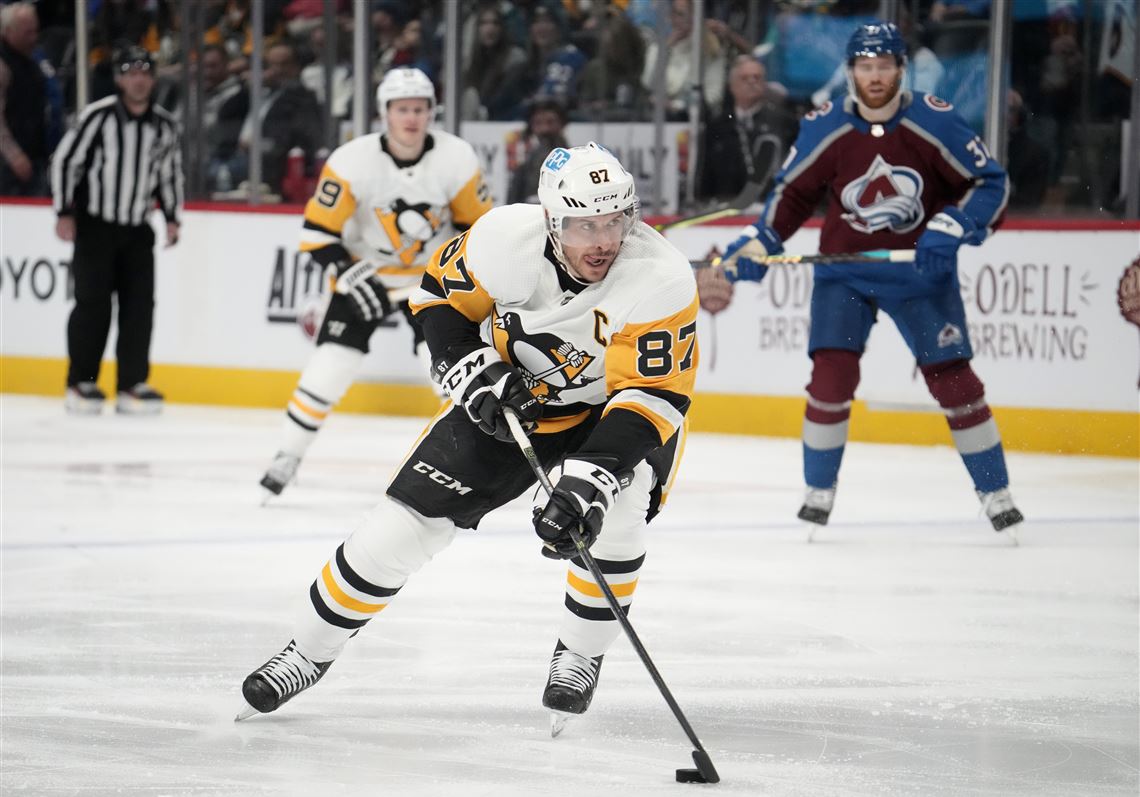 Hockey History: Mario Lemieux Scores on First Pittsburgh Penguins Shift