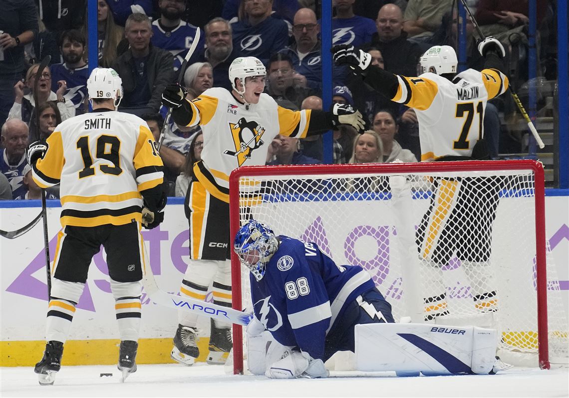 Tristan Jarry scores 1st goalie goal in Penguins history, stands out in net for comeback win