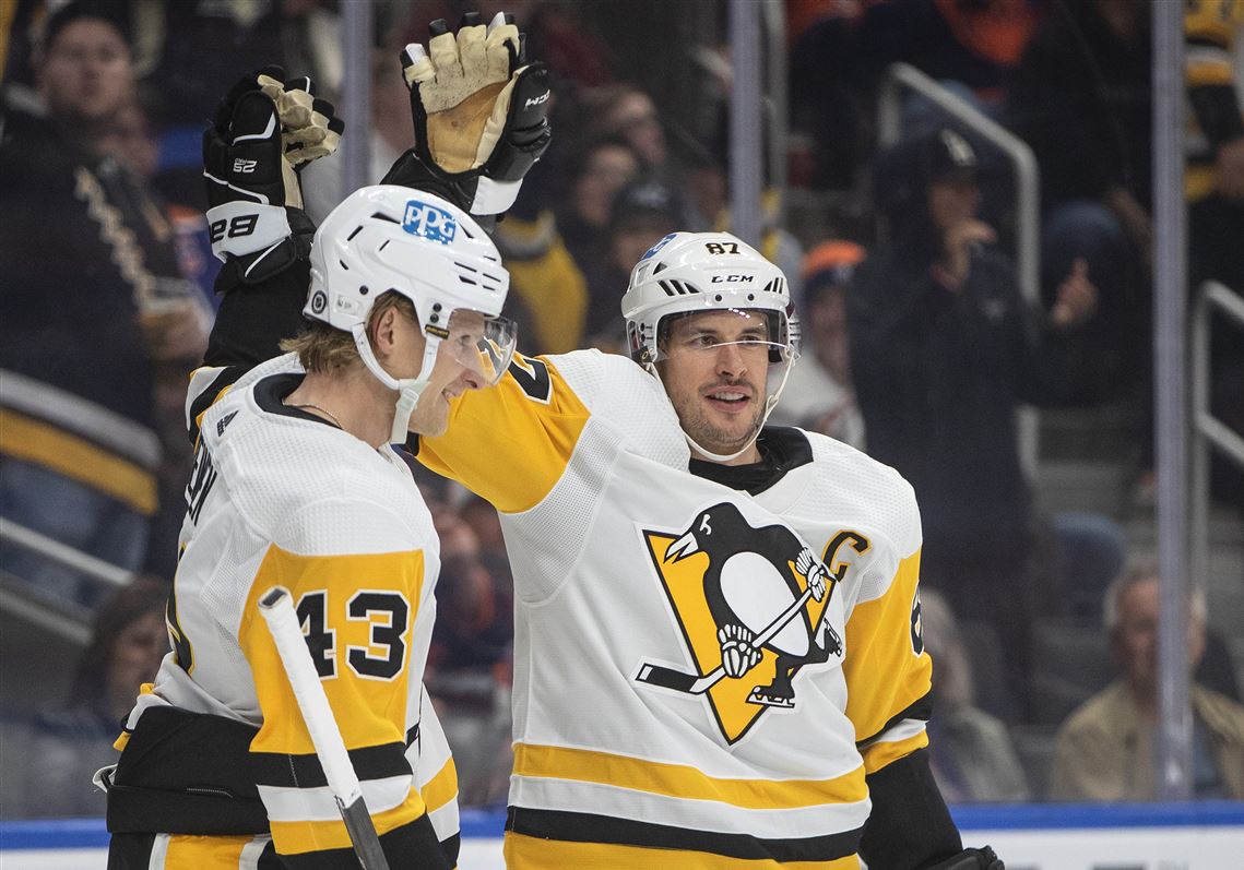 Unveiling the jersey: Crosby goal starts national celebration