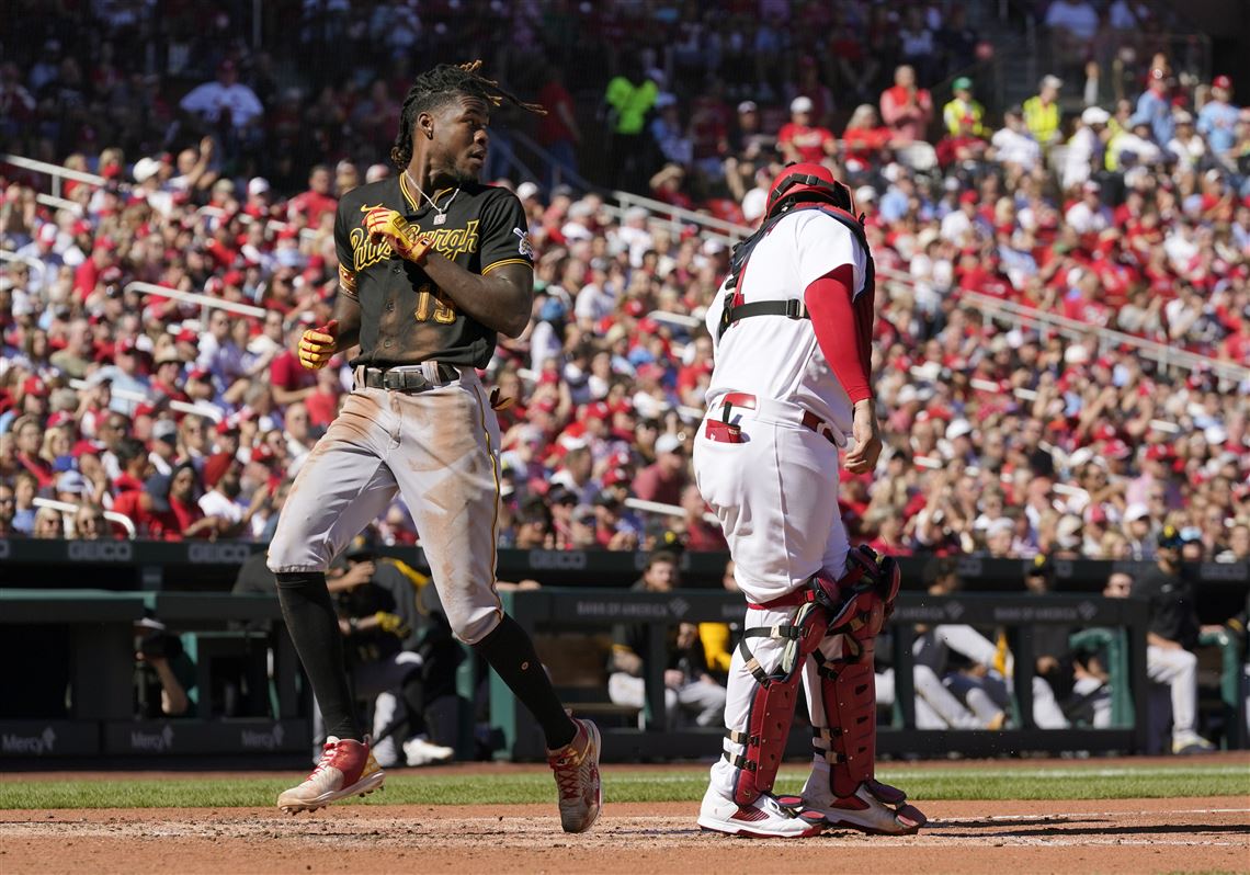 Cardinals turn Pirates mistakes into 4-3 victory